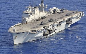 HMS Ocean recientemente reacondicionado reemplazará a HMS Illustrious