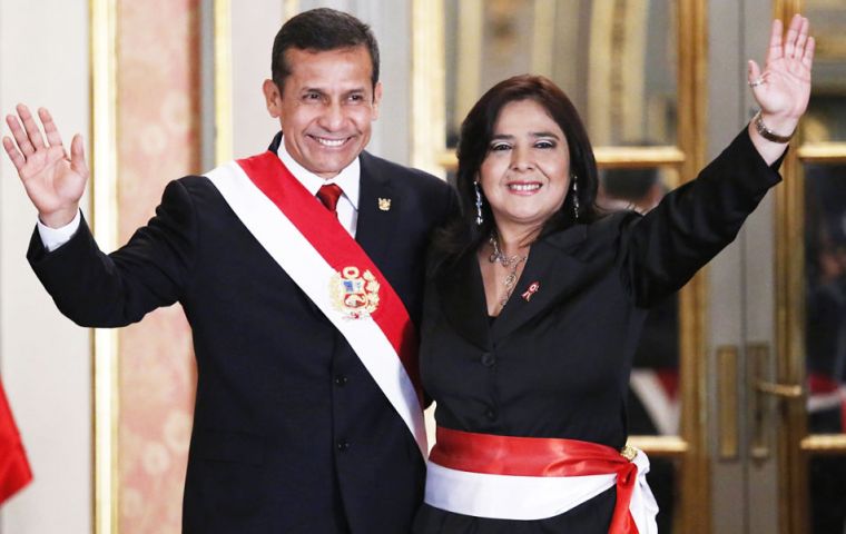 Ana Jara junto al presidente Humala