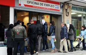 Según la encuesta más de 200.000 personas se encuentran sin trabajo en Santiago y sus zonas aledañas