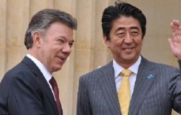 Santos resaltó que es la primera visita de un premier japonés a Colombia en 103 años de relaciones diplomáticas