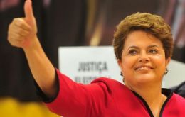 La presidenta de Brasil se ha lanzado de lleno a la campaña y criticó el proceso deliberado de creación de expectativas negativas, nocivas para el país”