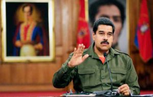 Maduro dijo que un sistema de “precios justos” del combustible interno también evitará el contrabando de gasolina.