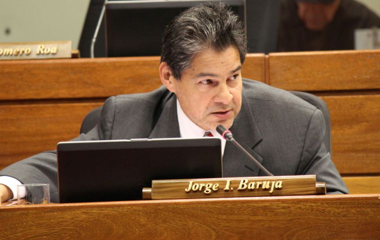 El Senador Baruja eligió Cancún para supuestamente participar de un congreso sobre menopausia 