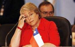 Desde marzo hasta ahora, si bien el apoyo a Bachelet es alto (54%), el rechazo acumula un crecimiento de 16 puntos