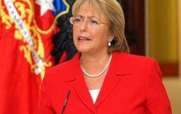  ”El proceso de desaceleración económica no partió en este Gobierno, partió en el año 2012, y todos los datos de inversión así lo demuestran”, dijo Bachelet 