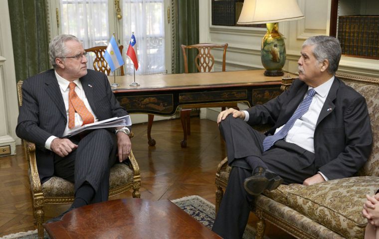 Pacheco y De Vido  antes de la firma del acuerdo de integración.