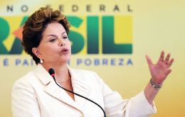 La presidenta de Brasil dijo que “todavía va a correr mucha agua bajo el puente hasta el día de las elecciones”