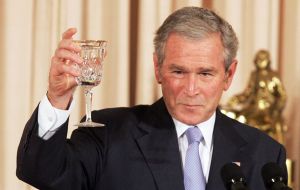 El ex presidente George W. Bush fue repetidamente descripto por Chávez como “el diablo” y “borracho”.