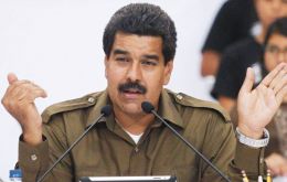 “Aún existen intactos los restos del estado burgués parasitario, del burocratismo, en su relación de desprecio con nuestro pueblo”, afirmó Maduro.