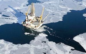 ExxonMobil lleva gastados hasta ahora 3.200 millones de dólares para buscar petróleo y gas en el Ártico ruso y eso era sólo el principio
