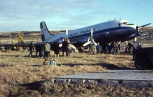 En 1966 lo hizo un DC4 de Aerolíneas Argentinas que había sido secuestrado, durante un vuelo comercial regular entre Bahía Blanca y Río Gallegos
