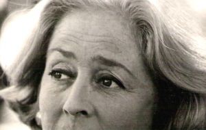 Tras el inicio en 1973 de la dictadura en Uruguay fue proscrita como actriz. Radicada en Buenos Aires, desplegó gran actividad en teatro, cine y televisión. 