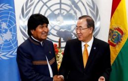 El presidente de Bolivia, Evo Morales y Ban Ki-moon durante la inauguración de la Conferencia sobre pueblos indígenas 