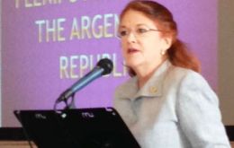 La embajadora se dirige ante la conferencia de trescientos delegados gremiales en Leeds 