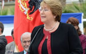 El primer presupuesto elaborado durante el segundo mandato presidencial de Bachelet representa el mayor gasto público de los últimos siete años.