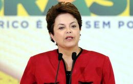 “Algunos candidatos creen muy fácil hablar. Una presidenta tiene que asumir compromisos”, manifestó Rousseff