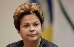 Dilma Rousseff calificó como “ muy extraño y muy aterrador ” la divulgación de las denuncias en plena campaña electoral.