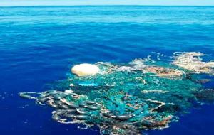La masa de residuos en el Pacífico Norte, entre California y Hawái triplicó su tamaño desde 1997 y ahora ocupa una superficie de 3,5 millones de km2