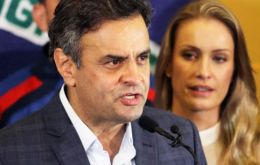 El senador acompañado de su mujer Leticia Weber, contó que llamó a Rousseff para felicitarle por su triunfo y desearle “éxito en la conducción de su gobierno”