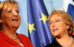 Las dos líderes mantienen una buena relación y Bachelet que estudió en Alemania del este habla alemán 