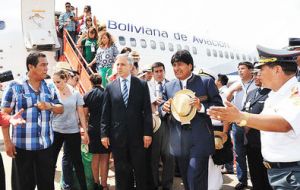 El presidente Morales estuvo presente en la ceremonia cumplida en el aeropuerto de Santa Cruz