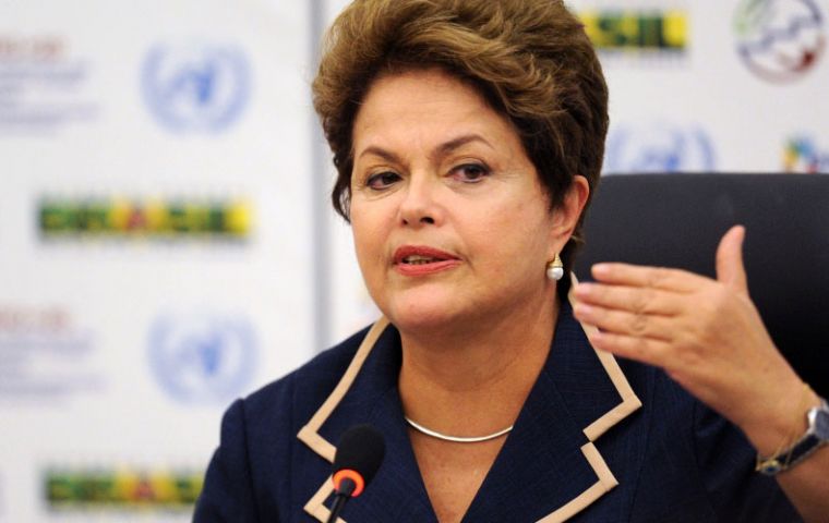 “No voy a esperar la conclusión del primer mandato para iniciar todas las acciones necesarias para transformar y mejorar la economía”, dijo Rousseff