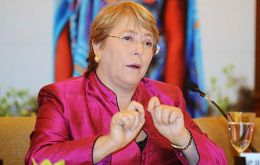 “La idea no es fusionarse, sino mirar de qué manera el Atlántico y el Pacífico pueden abrirse a otros mercados”, puntualizó Bachelet.