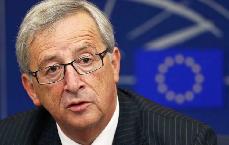 “Ahora tenemos que arremangarnos y ponernos a trabajar”, declaró Juncker en un comunicado al inicio de su mandato de cinco años. 