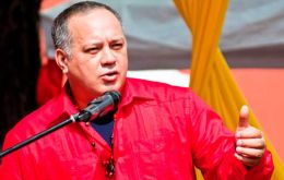 Cabello instó a identificar, con nombres y apellidos, a “escuálidos infiltrados” en el gobierno; a “chavistas de la boca para afuera, peores que los escuálidos”.