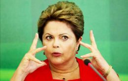 “Esa historia del 'bolivarianismo' está contaminada en camadas, segmentos, para perjuicio a mi gobierno, haciendo uso ideológico del tema” dijo Rousseff 