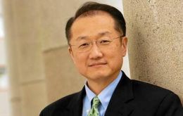 ”Las emisiones pasadas nos pusieron en una ruta de calentamiento que afectará más que nada a los más pobres y vulnerables del mundo”, dijo Jim Yong Kim