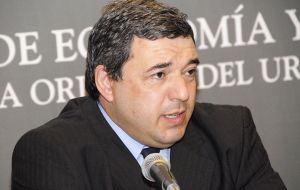 Ministro Mario Bergara tiene problemas para bajar la inflación.