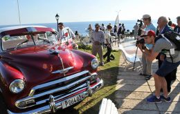 El turismo internacional es la segunda fuente de ingresos en Cuba y la visita de 2,8 millones de turistas en 2013 le reportó unos US$ 1.804 millones.