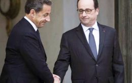El ex presidente Sarkozy señaló que se sumaría a la convocatoria “si se dan las condiciones”, tras una reunión con François Hollande