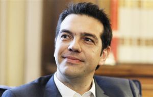 “La mayoría absoluta requerida existe” y, “por ello, podemos formar un Gobierno”, afirmó Tsipras, aunque anticipó más apoyo en el voto de confianza.