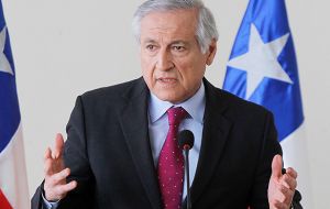 “Esta es una visita privada del ex presidente Piñera y lo que sí corresponde es apoyarla”, sostuvo el canciller.