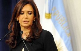 A ocho meses de elecciones presidenciales argentinas, sólo el 25% aprueba la gestión de Cristina Fernández mientras casi un 70% desaprueba
