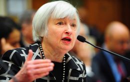 Pero eso no quiere decir que la Fed aumentará “necesariamente” las tasas durante las próximas reuniones, insistió la jefa del banco central, según Yellen