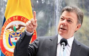 ”Desde Colombia no hay ningún complot para tumbar a ningún país, eso no tiene ni pies ni cabeza”, dijo Santos