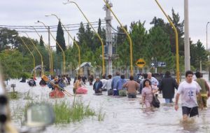 En estos momentos gran parte de Argentina sufre inundaciones, Santa Fe (litoral) , Jujuy y Salta (norte del país) y Córdoba donde se denunció el caso .