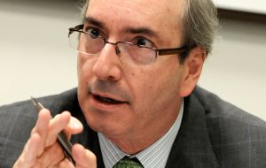 Cunha, presidente de la cámara baja se presentó personalmente ante la comisión investigadora y negó participación en cualquier irregularidad en Petrobras