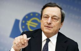 Draghi anunció que el programa se mantendrá hasta que la inflación retorne a niveles consistentes con su objetivo de estabilidad de precios, por debajo del 2%.