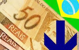 En la semana pasada, la denominación brasileña se devaluó un 6,9% respecto a la divisa estadounidense, que el jueves alcanzó la marca de los 3,00 reales