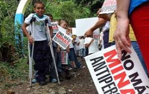 En Colombia la cantidad oficial de víctimas por las minas antipersonales sobrepasa las once mil personas hasta este año y alcanza a 31 de los 32 departamentos 