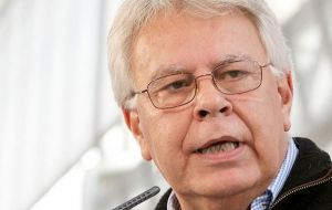 La decisión de Felipe González se debe al continuo deterioro de la situación de los derechos humanos en Venezuela y a la ausencia de garantías jurídicas de los acusados