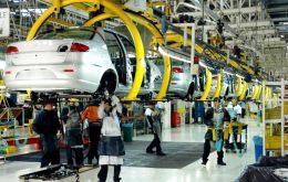 El informe de febrero indica que la fabricación de vehículos automotores presentó una baja del 14,9% interanual y un incremento del 81% con respecto al mes de enero
