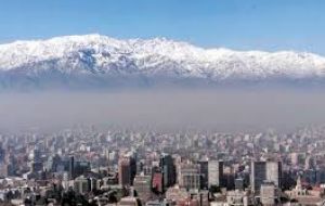 La alerta de contaminación se extenderá a 52 municipios de la región metropolitana de Santiago, y ocho regiones y se extenderá hasta setiembre.