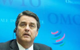 “Brasil, como muchos países de Sudamérica, sufrieron con la caída de los precios de las materias primas”, afirmó el director general de OMC, Azevêdo.
