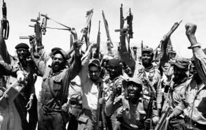 Tras dos días de combate la invasión fracasó dejando 161 muertos en filas de Fidel y 107 en las anticastristas; 1.189 expedicionarios fueron capturados