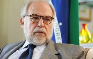 El asesor de Asuntos Internacionales de Rousseff, Marco Aurelio García, había sugerido la renuncia de Vaccari para evitar un mayor impacto político.